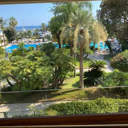 Apartment Arts At Station Sanremo