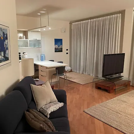 Apartment Arts At Station *